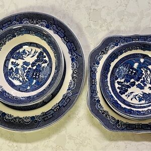 Assorted Willow collection plates, bowls, cups and saucers